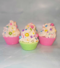 Load image into Gallery viewer, Cupcake Gift Set (4)
